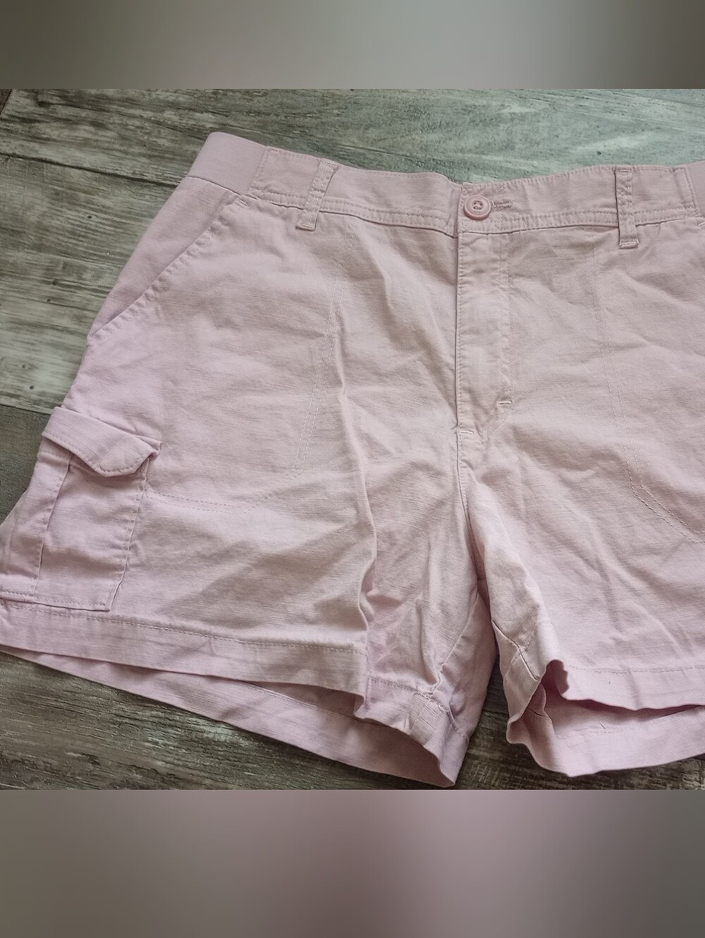 Lee Women’s Light Pink Cargo Shorts